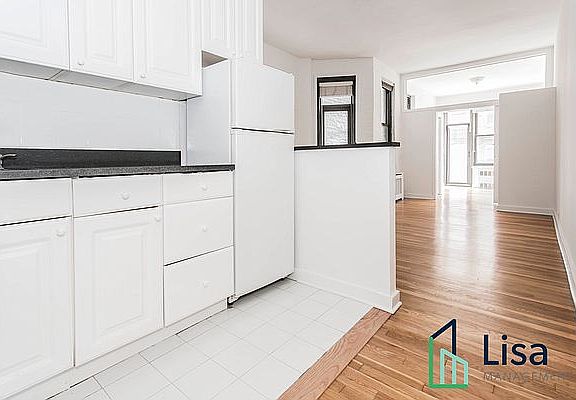 4th image of 321 E 69th St APT 1E