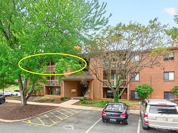 3rd image of 104 Turtle Creek Rd APT 9