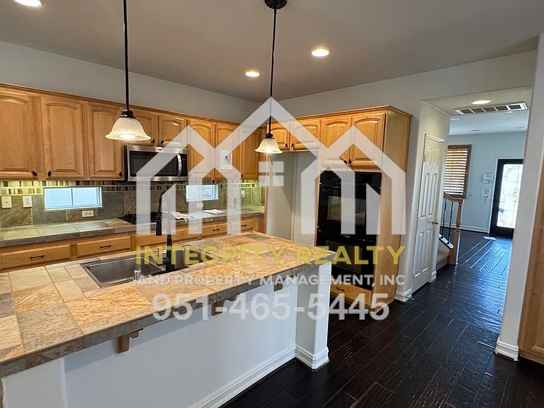 7986 Barnstormer Ct — Photo 2