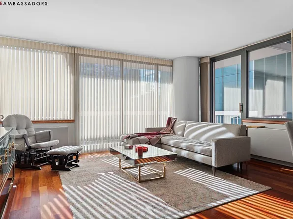 235 E 40th St APT 8B, New York, NY 10016