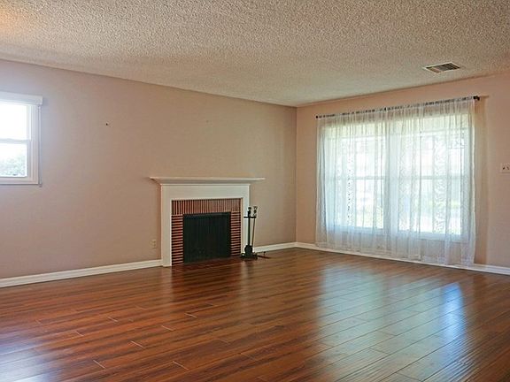 4th image of 11317 Lorene St