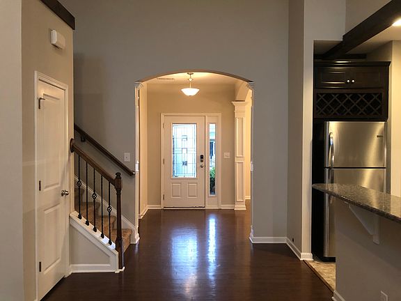 3rd image of 105 E Heart Pine Ln
