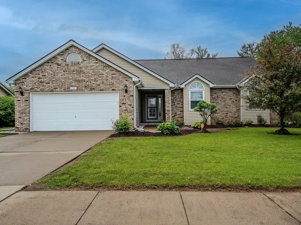 2557 Cedarcrest Dr, Columbus, IN 47203