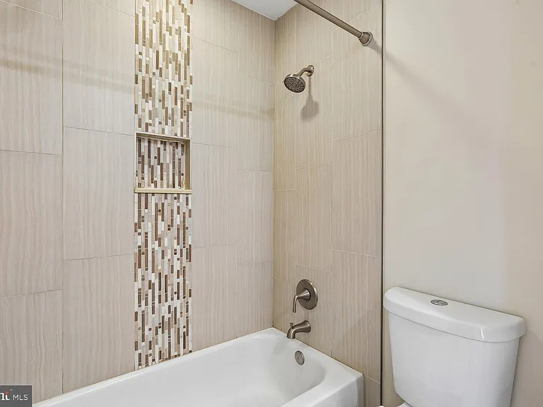 417 Winding Rose Dr — Photo 35