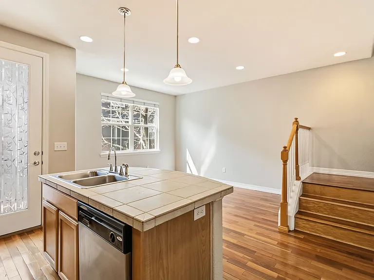 9219 Kornbrust Cir — Photo 22