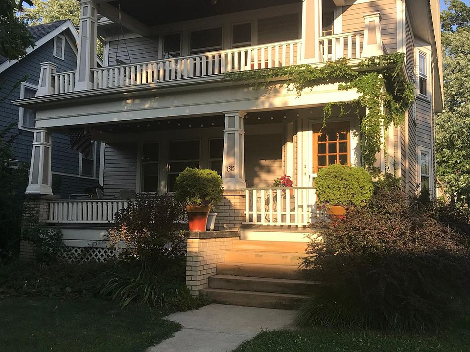 1st image of 1315 W 104th St #Up