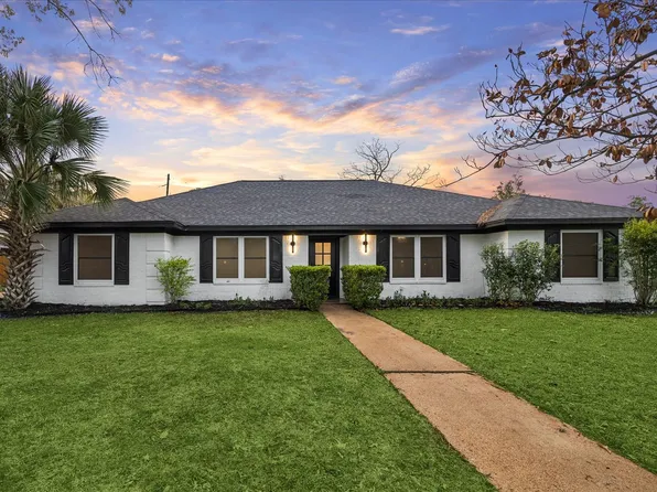 210 Weeping Oak Ln, Spring, TX 77388