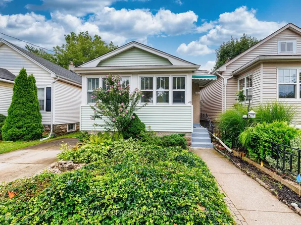 40 Saint Patrick St, Saint Catharines, ON L2R 1K1
