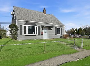 3037 N Jerusalem Road, Levittown, NY 11756