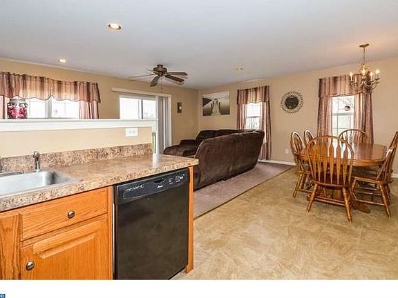 5th image of 115 Thorndale Dr