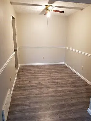 1490 Slade Ave — Photo 2