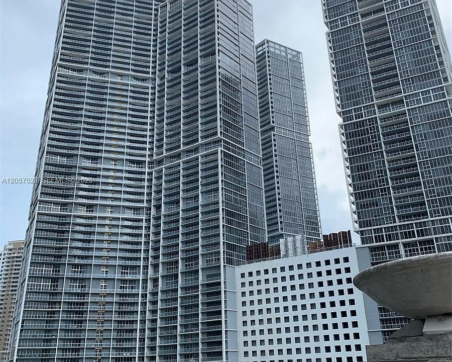 465 Brickell Ave #5304