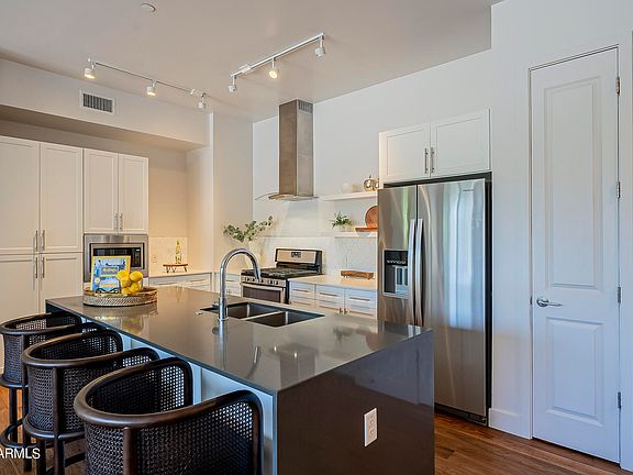 3rd image of 3131 N CENTRAL Avenue #4022