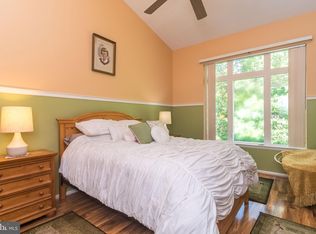 206 Colettes Ct, North Wales, PA