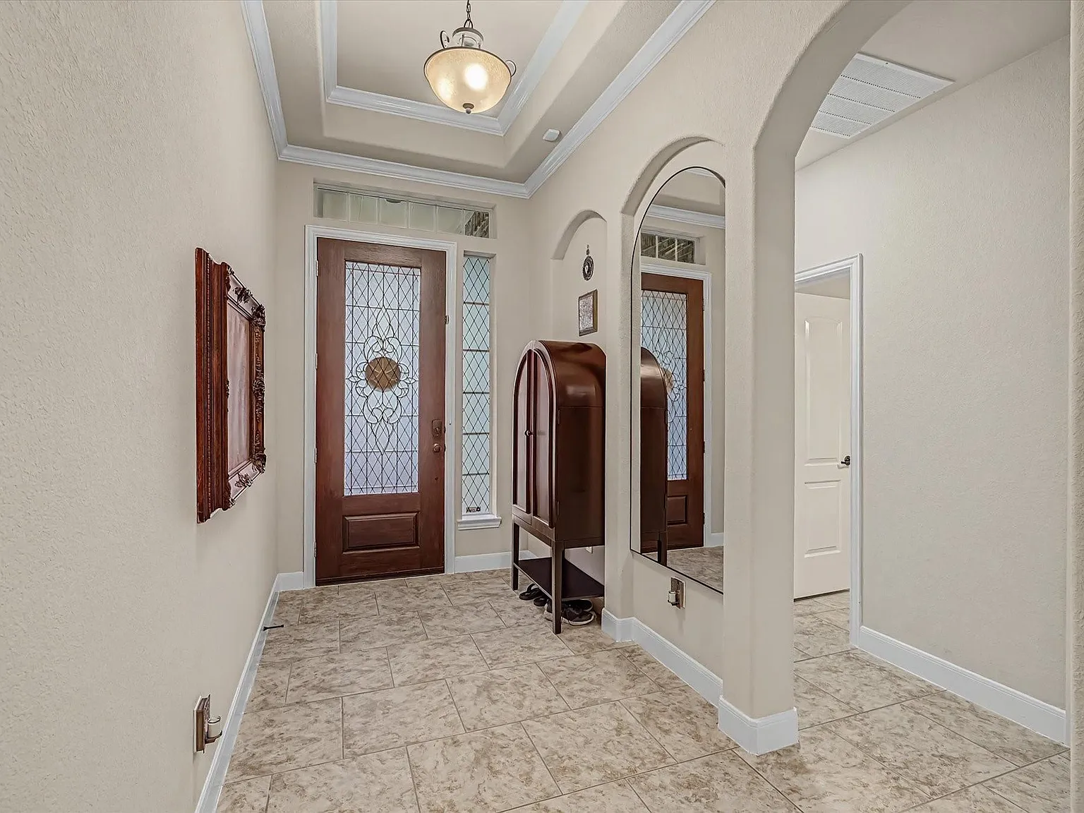 4 bed, 3.5 bath, 2852 sqft, $4,200 — Photo 3