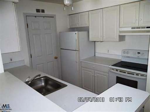 3rd image of 37520 Jefferson 301 #301