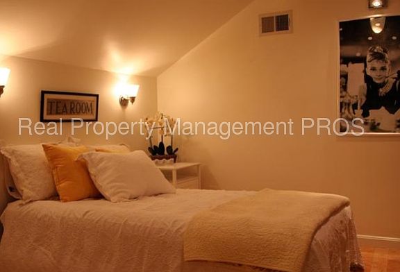 4th image of 2960 S Columbus St