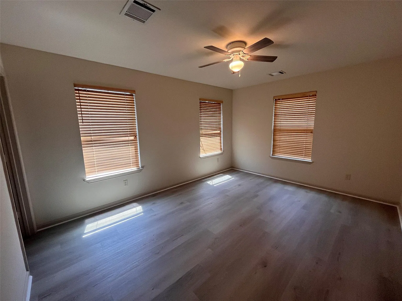 2 bed, 2.0 bath, 1240 sqft, $1,650 — Photo 3
