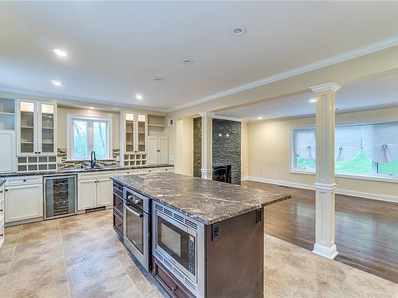 4th image of 226 Croton Ave