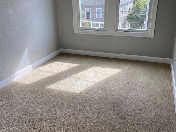 5th image of 1672 Oxford St #12A