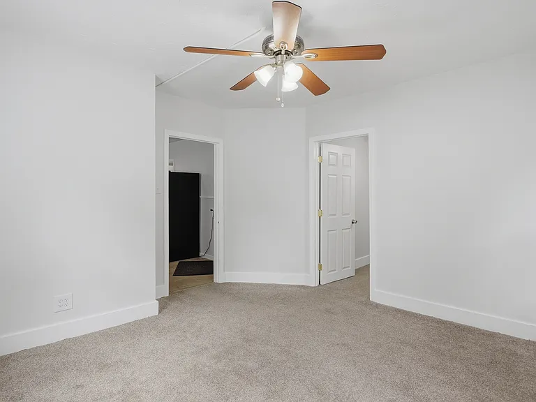 10 Oswald St #1 — Photo 5