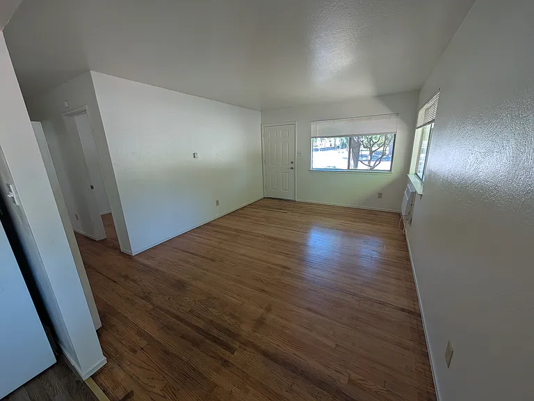 300 W 14th St #1 — Photo 5