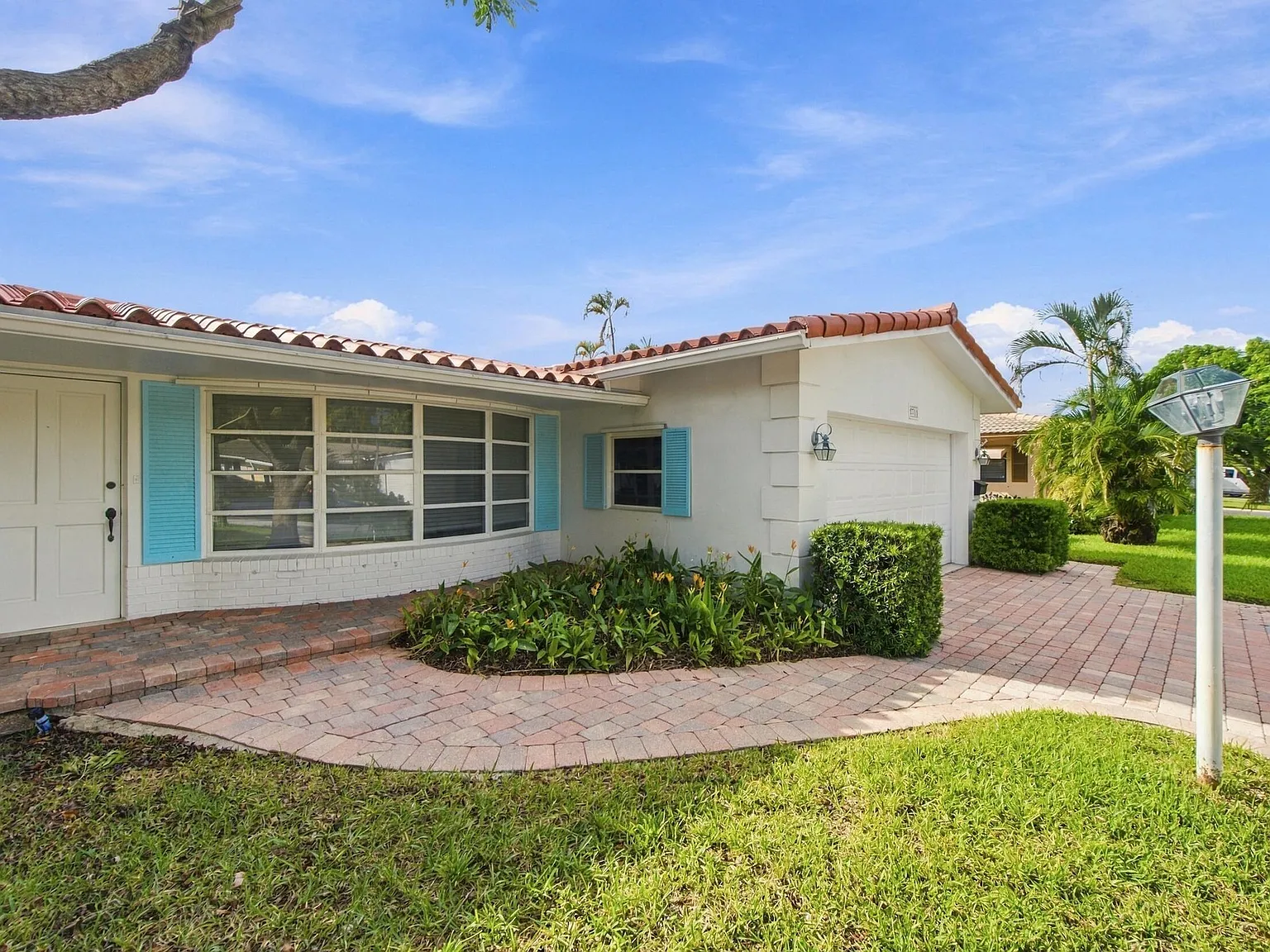 3 bed, 2.0 bath, 1376 sqft, $4,800 — Photo 3