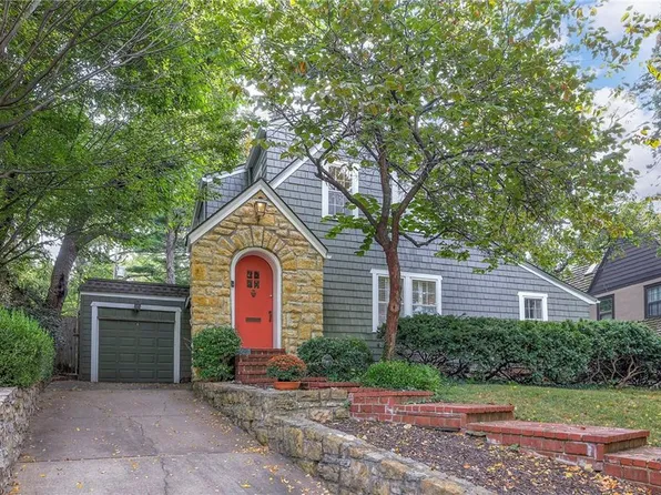 4925 Glendale Rd, Westwood Hills, KS 66205