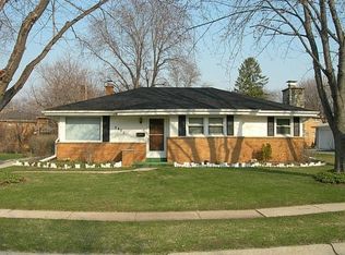 5421 Moorehead Ln, Greendale, WI 53129