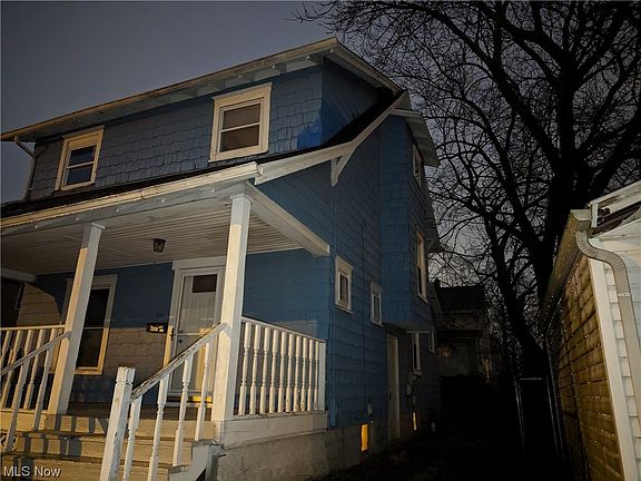 2nd image of 808 Cody Ct NW