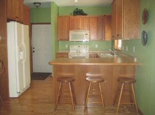 1110 Woodland Dr, Hastings, MN 55033