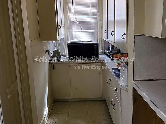 4th image of 137 Liberty St Floor 1