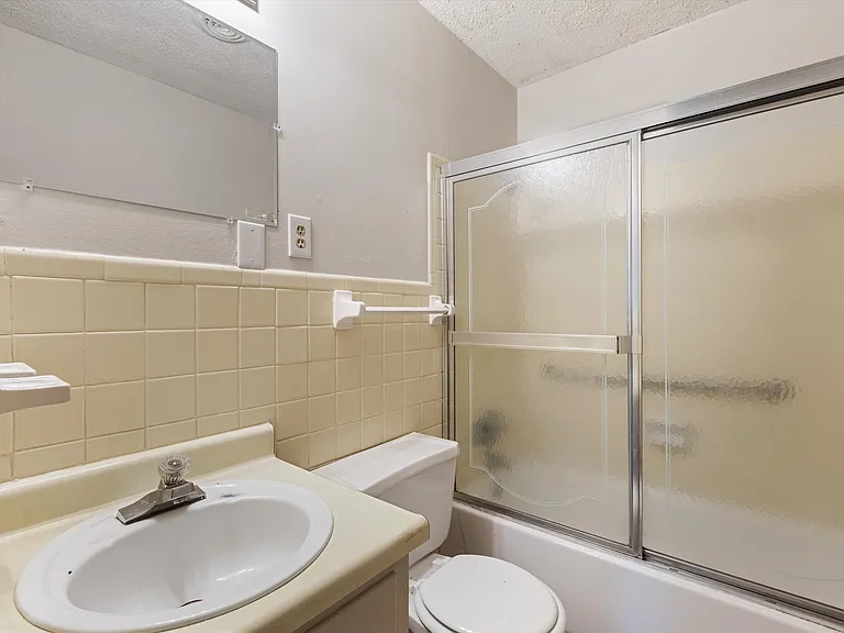 4918 Fairbrook Ave — Photo 10