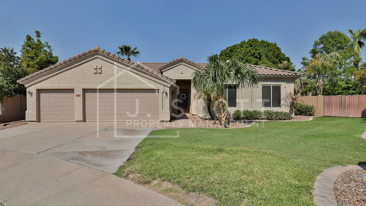 Building Photo - 836 W Aloe Pl