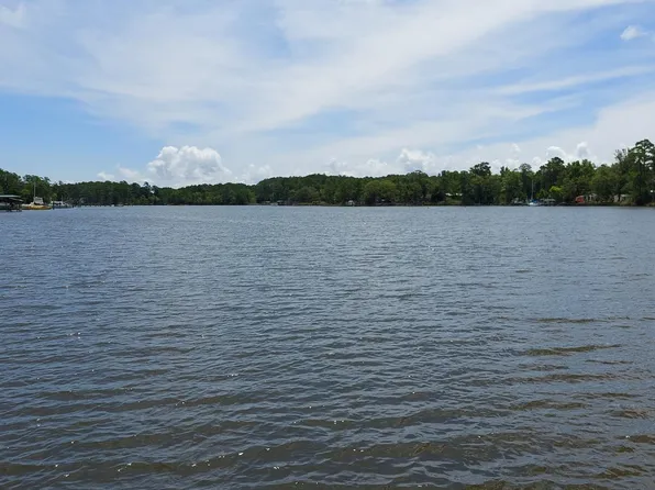 22 Shore Drive E, Oriental, NC 28571