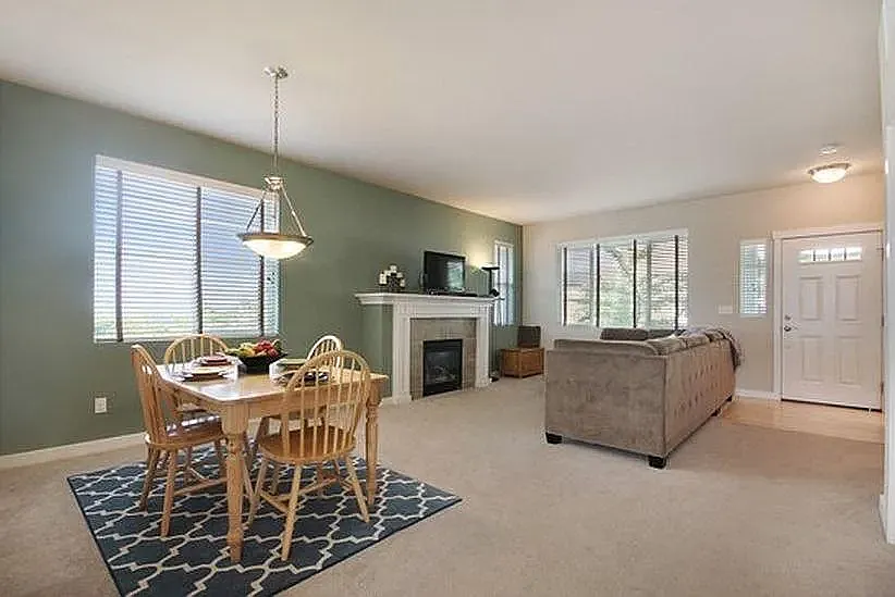 4 bed, 2.5 bath, 1700 sqft, $3,395 — Photo 4