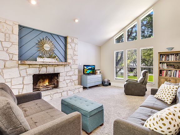 2nd image of 31 Brookhollow Dr