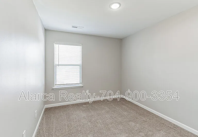 7213 Somerford Rd — Photo 8