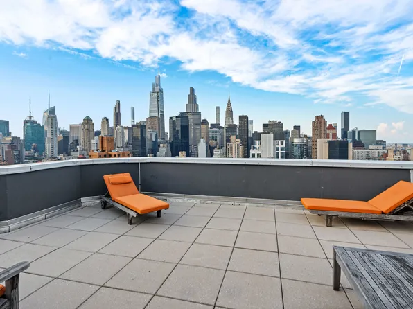 200 East 32nd Street image 11 of 16