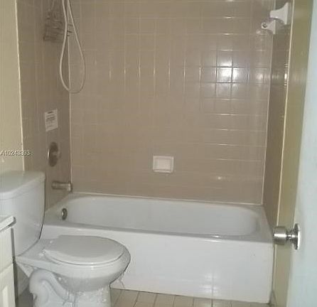 5th image of 905 N Franklin Ave #905