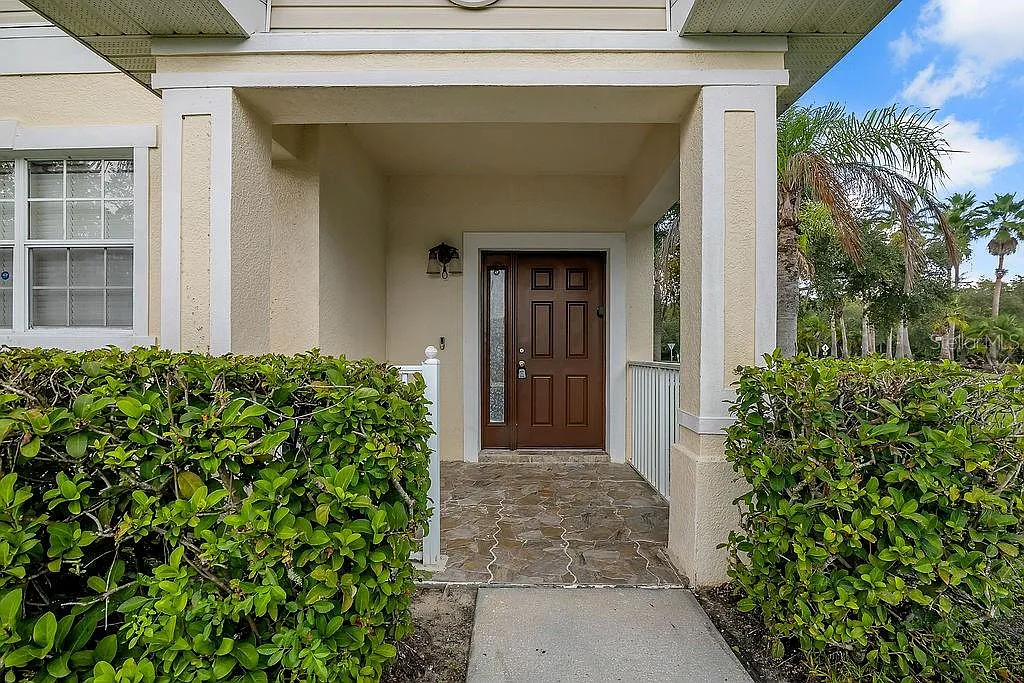 3 bed, 3.0 bath, 1504 sqft, $1,900 — Photo 2
