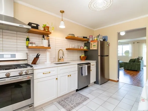 25 Bayberry Dr APT 4, Sharon, MA 02067