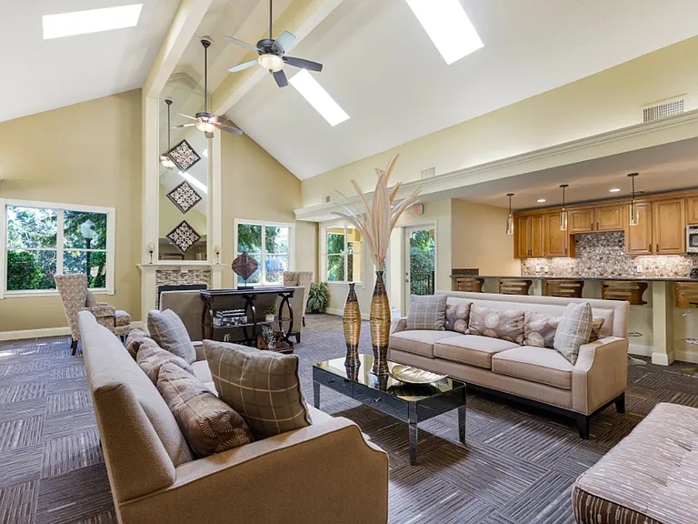 Lakes of Chateau Estates South — Photo 17