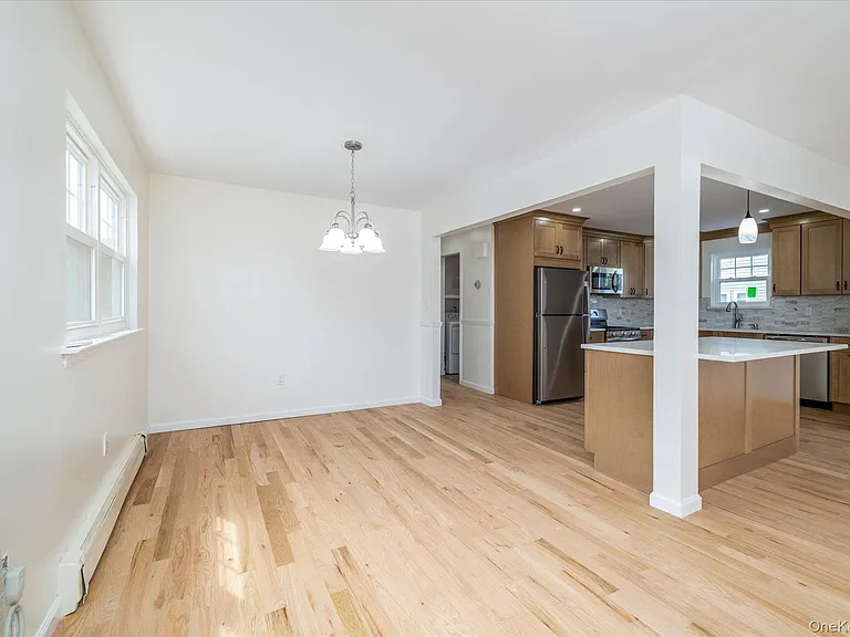 94 S Centre Ave — Photo 7