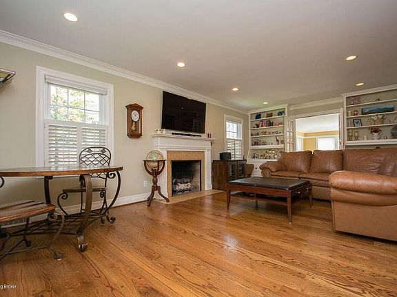 4th image of 2545 Saratoga Dr