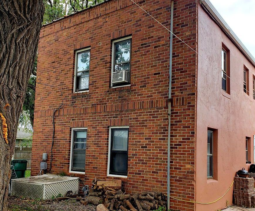 2nd image of 806 15th St NE
