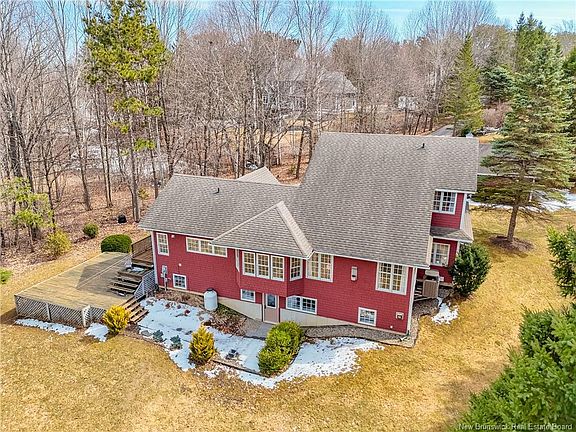 3rd image of 473 Golf Club Rd