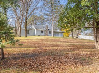 6880 Nez Perce Dr, Chanhassen, MN 55317