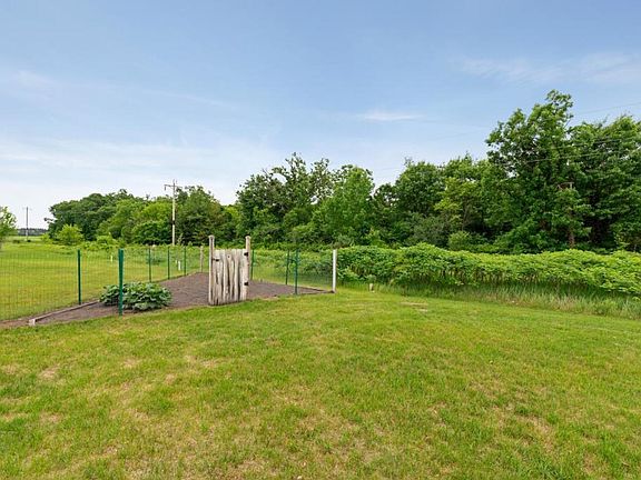 2nd image of 38055 Fieldstone Dr