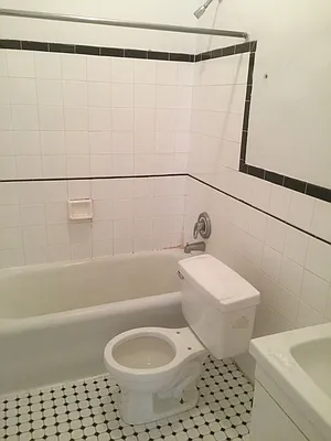 Rented by Waldstar Real Estate LLC | media 44